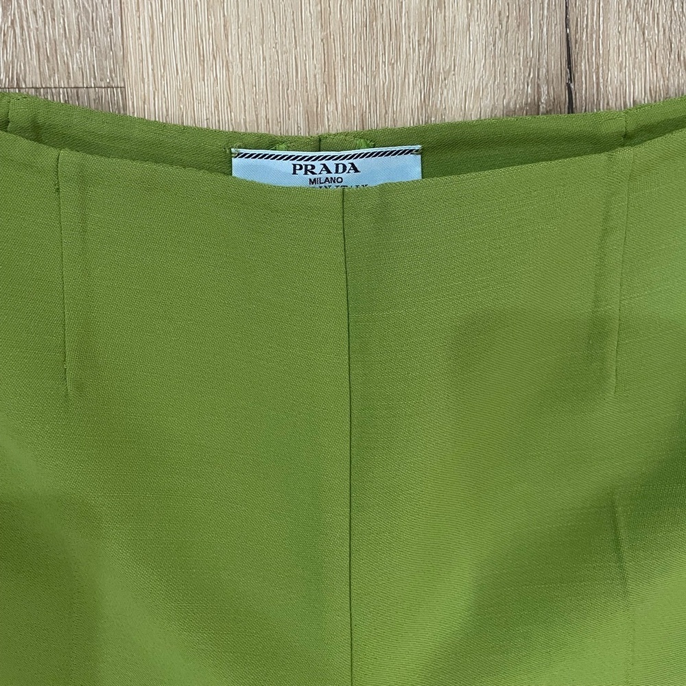 PRADA 100% Virgin Wool Green Knee Length Bermuda High Waisted Shorts - Picture 2 of 14